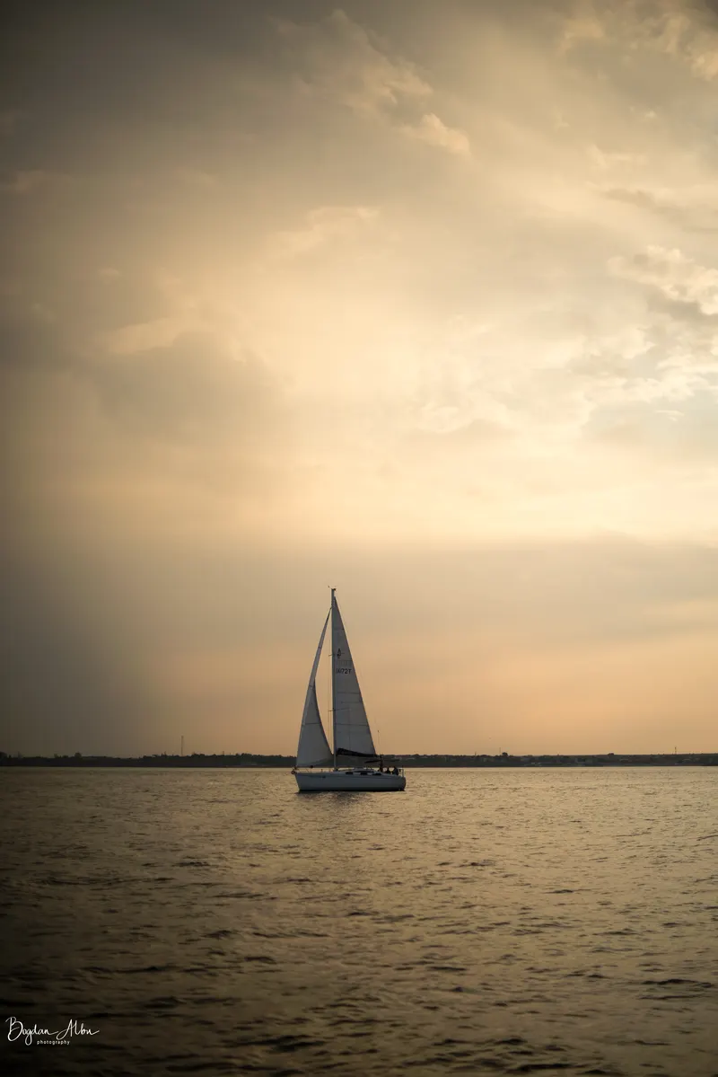 Croazieră la Răsărit cu Noapte pe Barcă