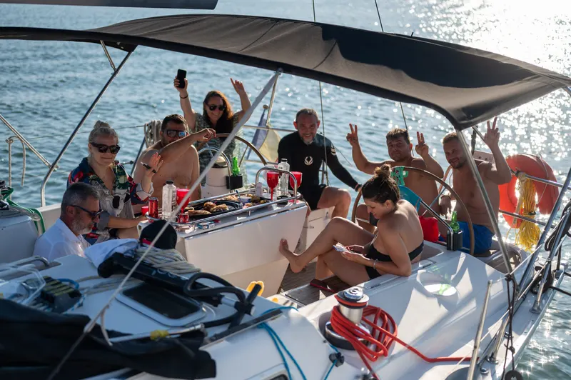 Petrecere pe Yacht cu DJ